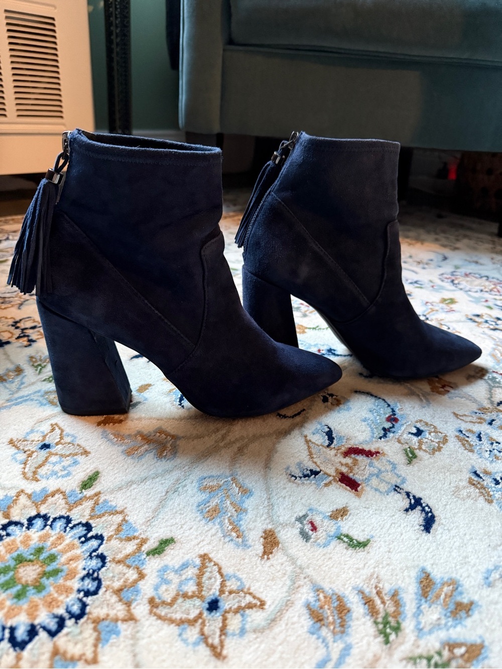 Kenneth Cole Women's Navy Suede Pointed Toe Block Heel Ankle Boots 8.5M - Picture 6 of 7